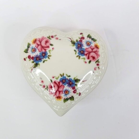 Vintage Heart Shaped Trinket Dish Floral Transfer Ceramic Lid Gold Trim - Picture 2 of 10